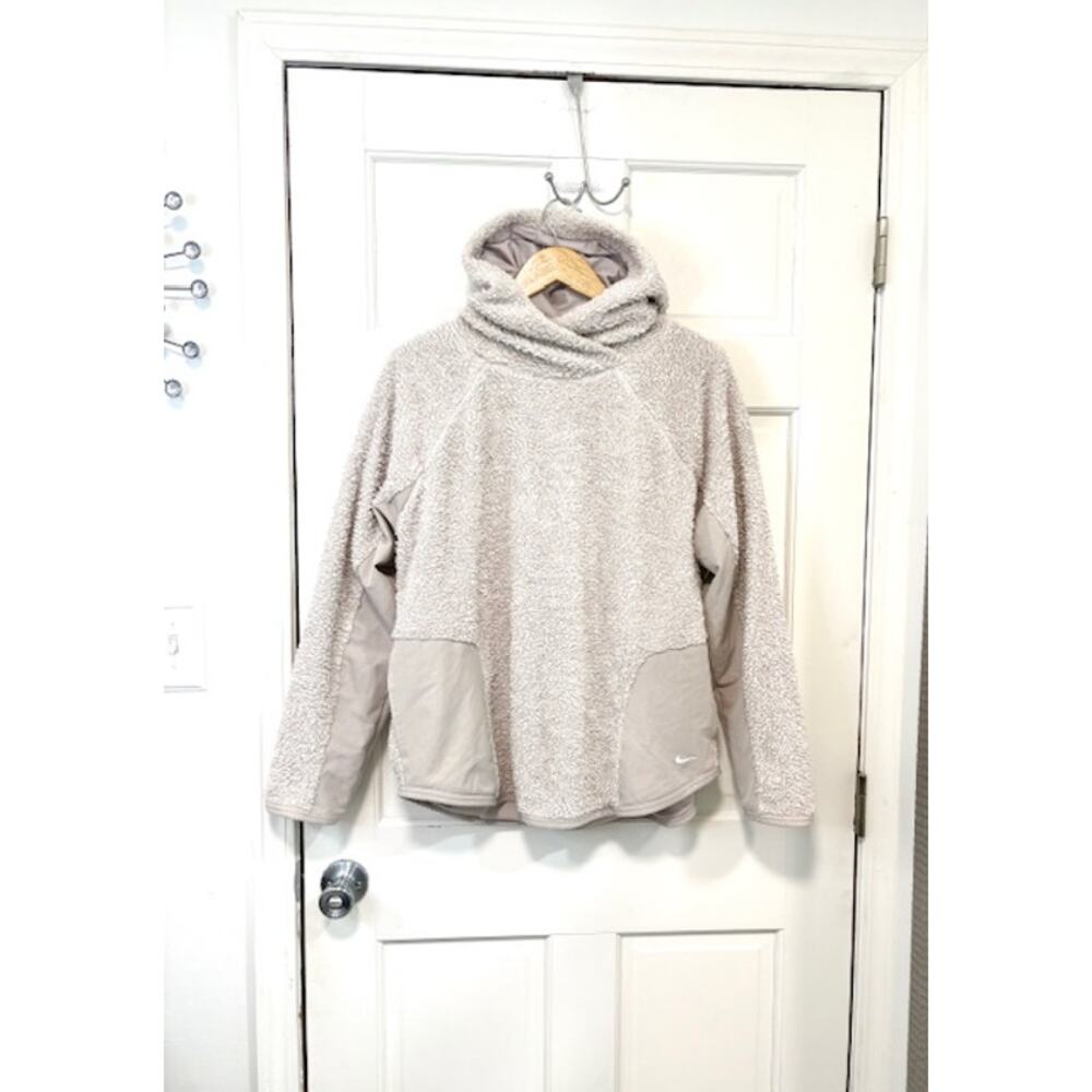 Nike‎ Therma Fleece Sherpa Hoodie Womens Sz XL Beige Pullover Soft Plush Pockets